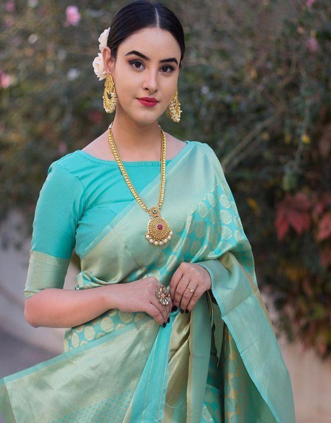 1980 Bottle Green Traditional Lichi Silk Saree With Attached Blouse