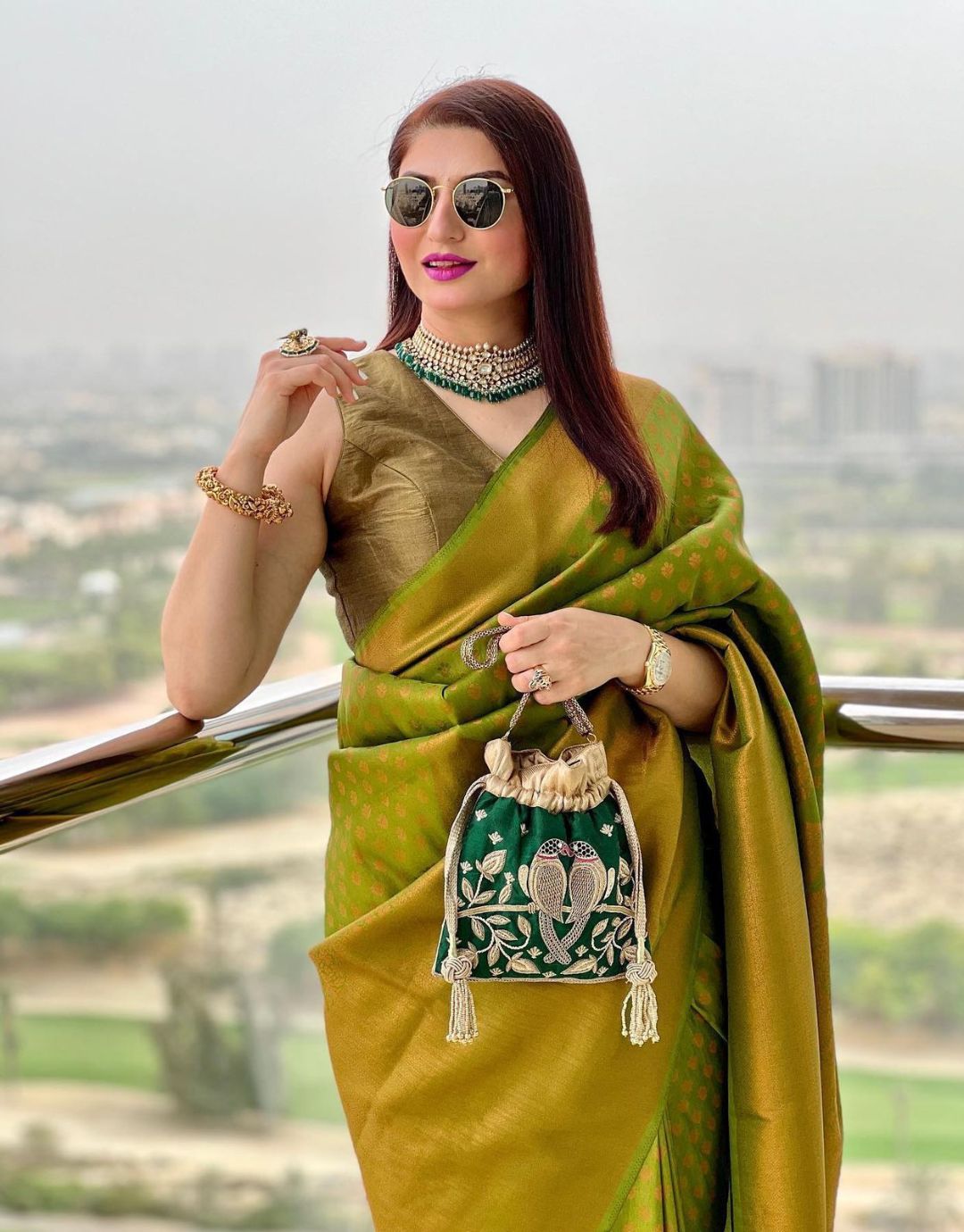 MAHENDI GREEN TRADITIONAL KANCHI SOFT SILK SARI WITH ATTACHED BLOUSE