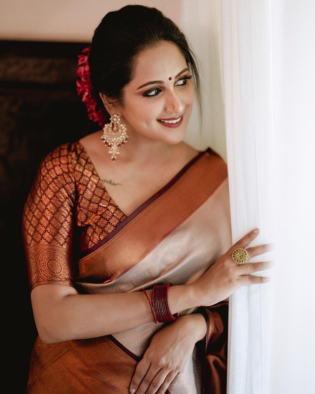 Maroon Patta Traditional Silk Saree With Attached Blouse