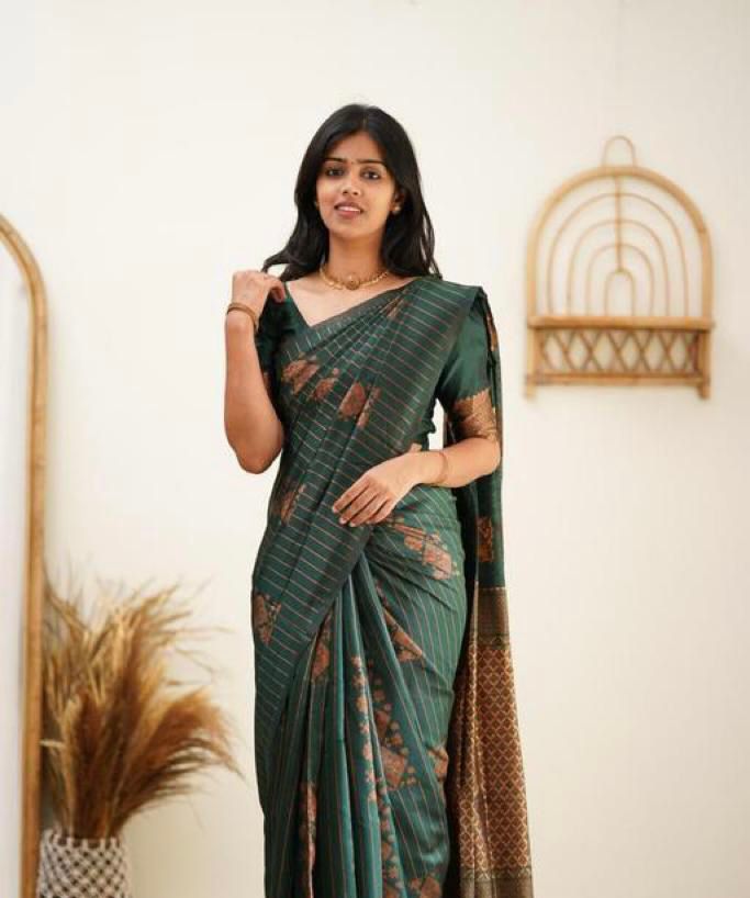 Jaya Dark Green Soft Silk Saree With Gorgeous Blouse Piece